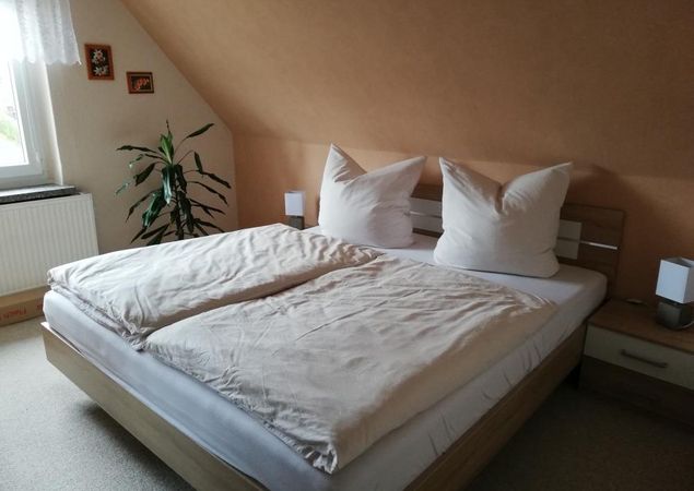 Ferienwohnung-Bielefeldt-Schlafzimmer 1, Foto: Bielefeldt, Lizenz: Bielefeldt Ferienwohnung-Bielefeldt-Schlafzimmer 1, Foto: Bielefeldt, Lizenz: Bielefeldt