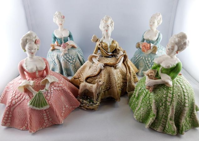 Porzellanfrauen, Foto: Sabine Borns, Lizenz: Sabine Borns