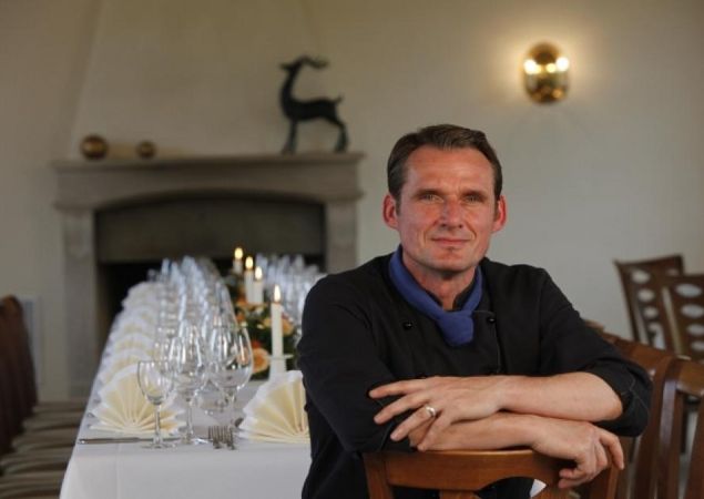 Festsaal Prinz Heinrich mit Küchenchef Matthias Schuldt im Schlosswirt Meseberg, Foto: Herr Bert Groche, Lizenz: Herr Bert Groche