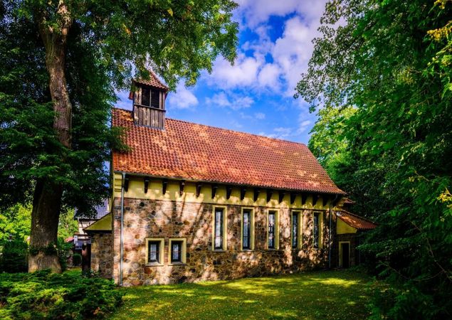 Kirche - Außenansicht, Foto: A. Wirsig, Lizenz: Regio-Nord Kirche - Außenansicht, Foto: A. Wirsig, Lizenz: Regio-Nord