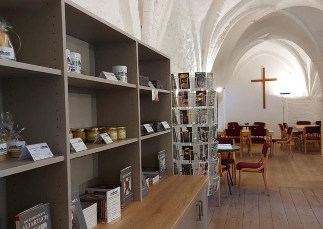Klosterladen im Café, Foto: Grit Kutsch, Lizenz: Tourist-Information Zehdenick