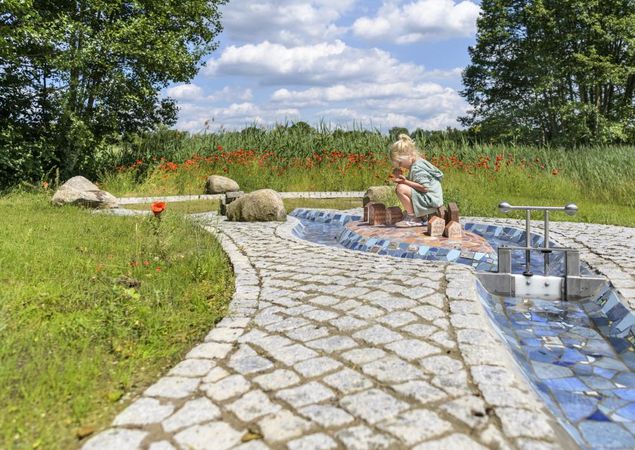 Wasserspielplatz, Foto: Tom Schweers, Lizenz: Ziegeleipark Mildenberg Wasserspielplatz, Foto: Tom Schweers, Lizenz: Ziegeleipark Mildenberg