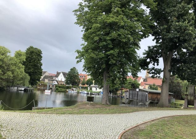 Anderer Blickwinkel auf die öffentliche Ein-und Ausstiegsstelle, Foto: Jörg Bartz, Lizenz: TV Ruppiner Seenland e.V.