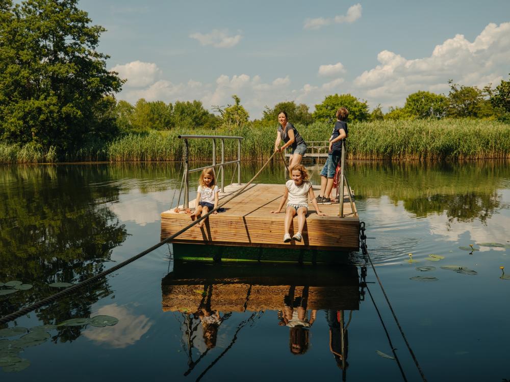 Seilfähre über den Herzbergstich, Foto: Julia Nimke, Lizenz: Ziegeleipark Mildenberg Seilfähre über den Herzbergstich, Foto: Julia Nimke, Lizenz: Ziegeleipark Mildenberg