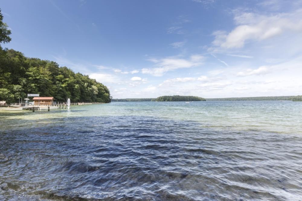 Blick auf den Stechlinsee, Foto: Steffen Lehmann, Lizenz: TMB-Fotoarchiv Blick auf den Stechlinsee, Foto: Steffen Lehmann, Lizenz: TMB-Fotoarchiv
