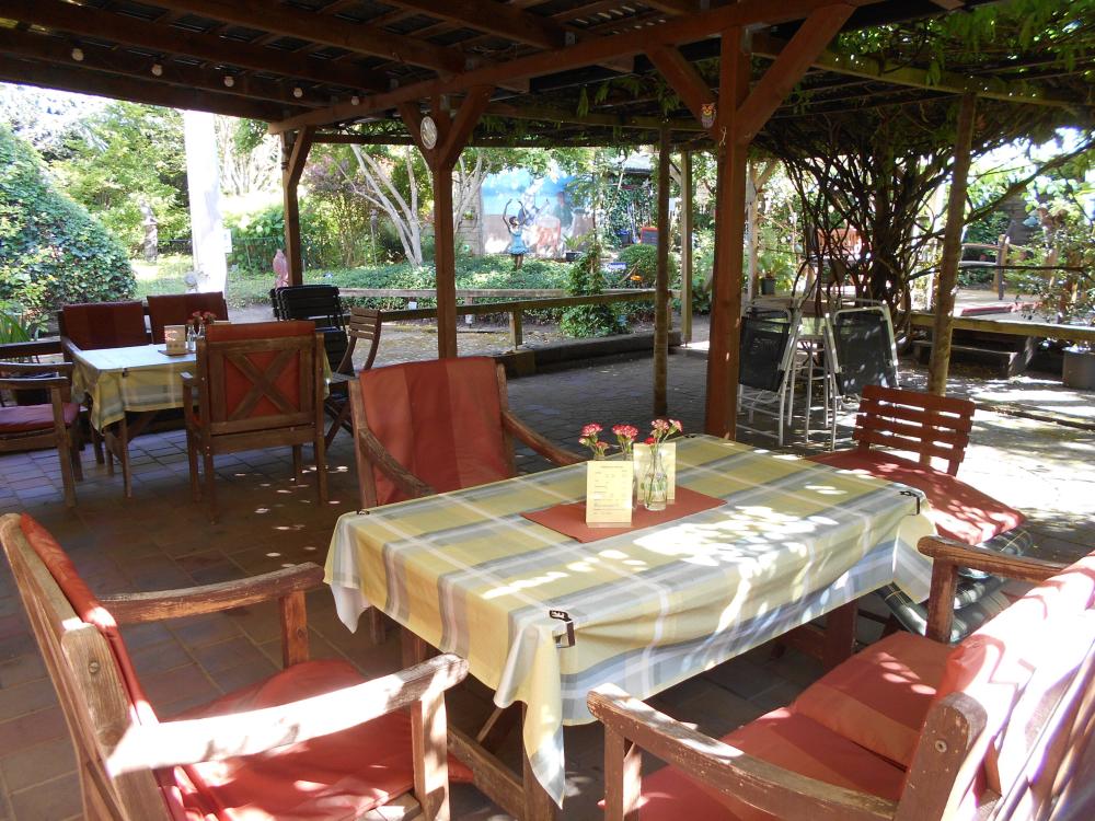 Garten-Café, Foto: Exotik-Kunst-Garten Garten-Café, Foto: Exotik-Kunst-Garten