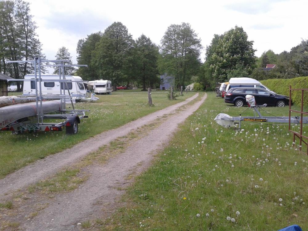 Campingplatz am Röblinsee - Campingwiese, Foto: Jörg Kietzmann, Lizenz: Jörg Kietzmann Campingplatz am Röblinsee - Campingwiese, Foto: Jörg Kietzmann, Lizenz: Jörg Kietzmann